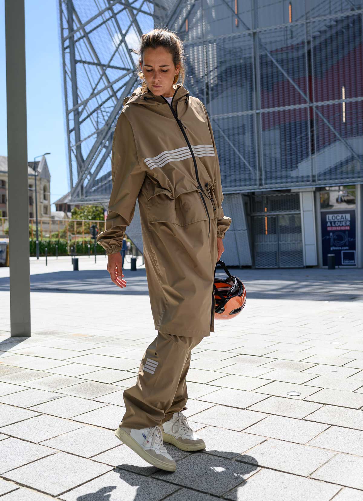 Parka technique beige avec protection pluie et jambières intégrées Rekis